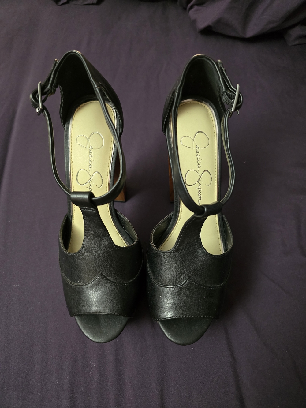 Jessica Simpson Black Leather T-Strap Platform Sandals - Picture 3 of 5